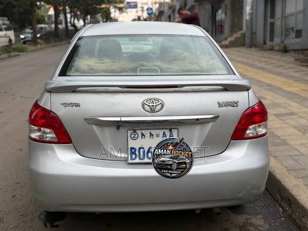 Toyota Belta 2007 Silver