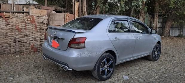 Toyota Belta 2006 Silver
