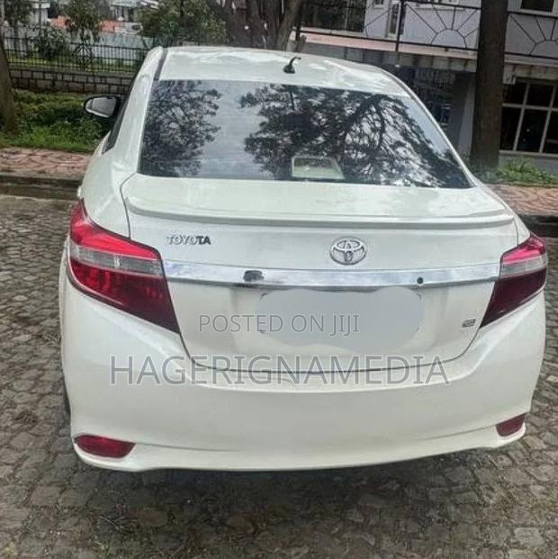 Toyota Yaris 2014 White
