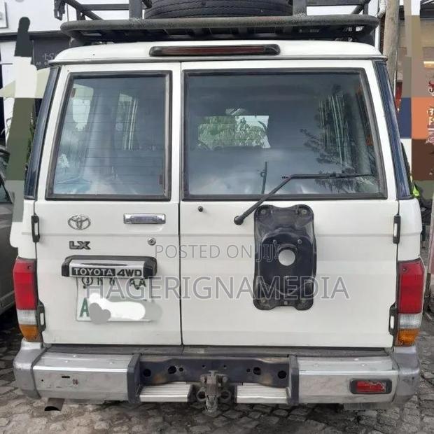 Toyota Land Cruiser 2014 White