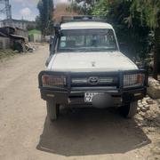 Toyota Land Cruiser 2011 White for sale