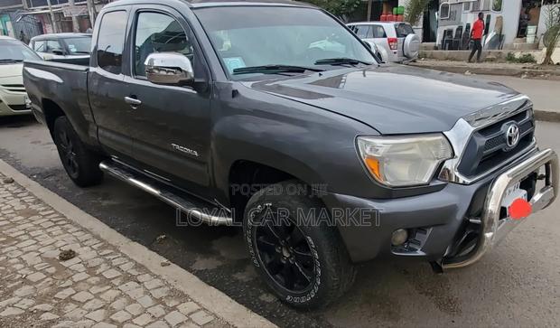 Toyota Tacoma 2012 Gray