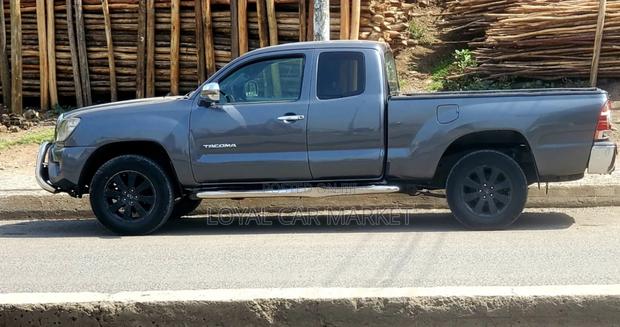 Toyota Tacoma 2012 Gray