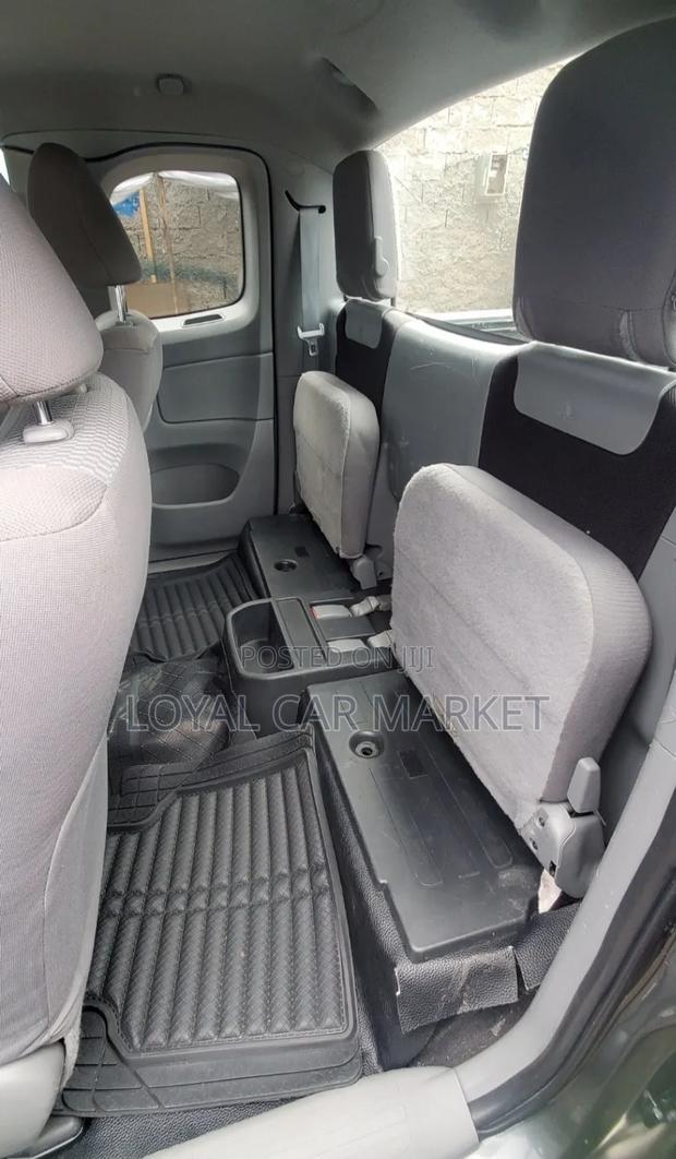 Toyota Tacoma 2012 Gray