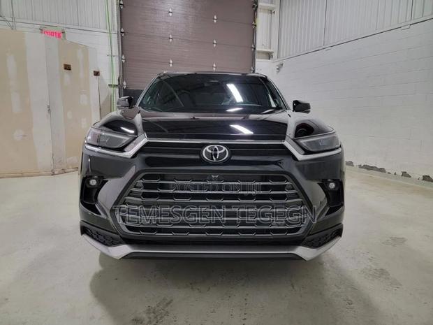 New Toyota Grand Highlander Hybrid 2024 Black