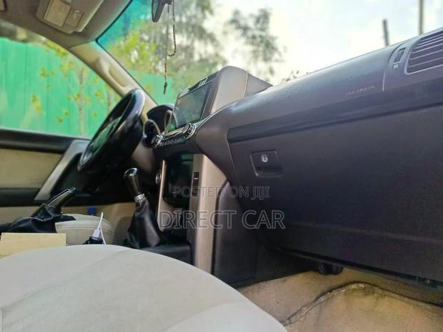 Toyota Land Cruiser 2010 Silver