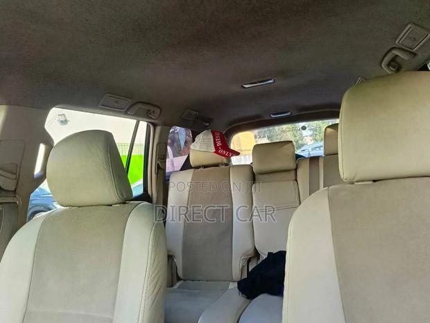 Toyota Land Cruiser 2010 Silver