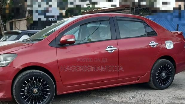 Toyota Yaris 2010 Red
