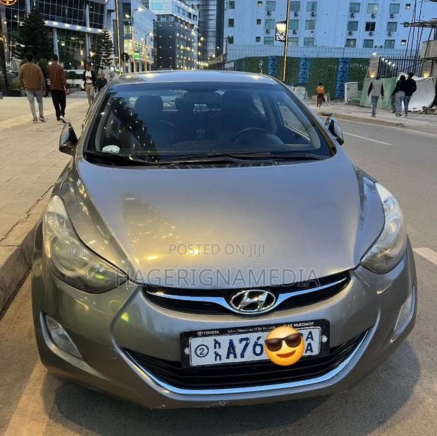 Hyundai Avante 2012 Silver