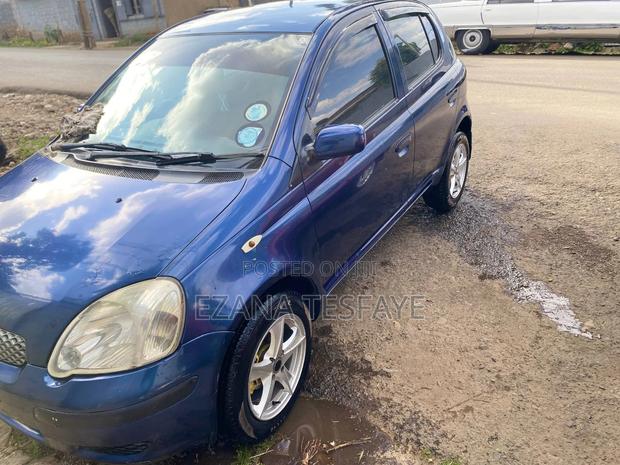 Toyota Vitz 2003 Blue