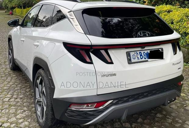 Hyundai Tucson 2022 White