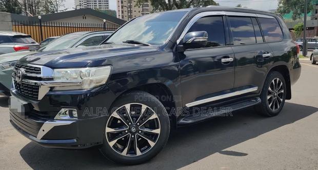 Toyota Land Cruiser 2011
