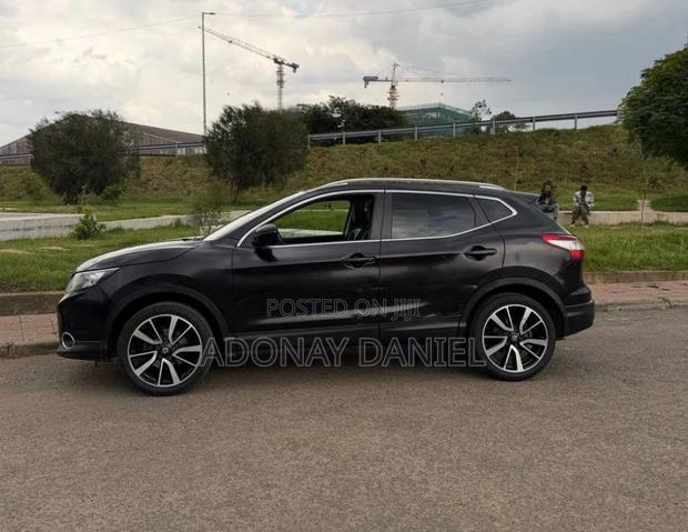 Nissan Qashqai 2017 Brown