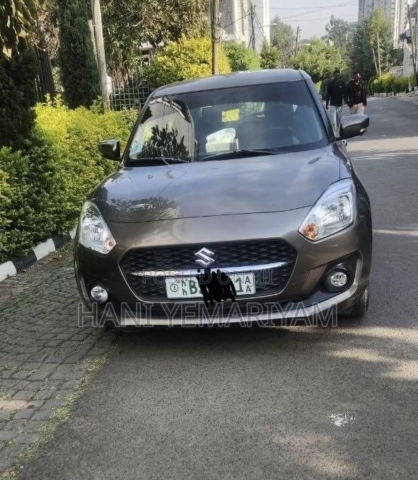 Suzuki Swift 2022 Brown