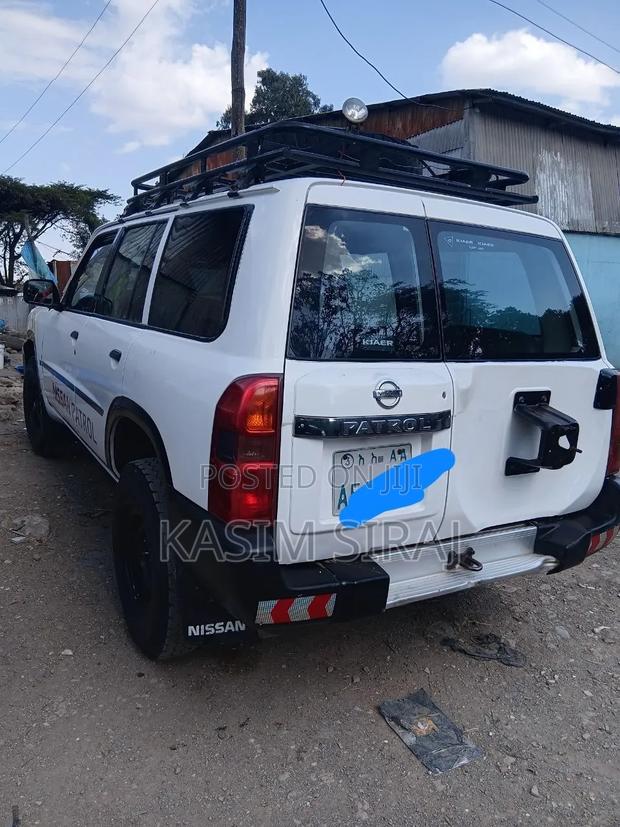 Nissan Patrol 2005 White