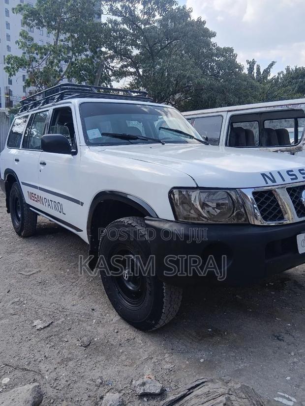 Nissan Patrol 2005 White