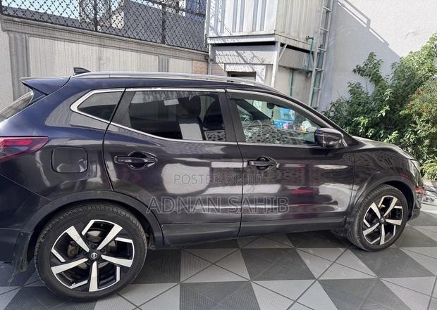 Nissan Qashqai 2018 Brown