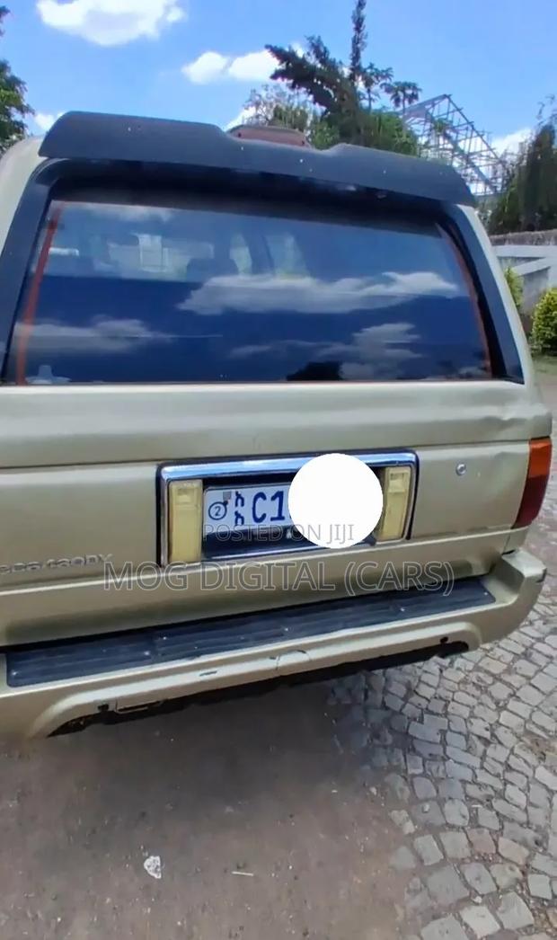 Car 2007 Gold