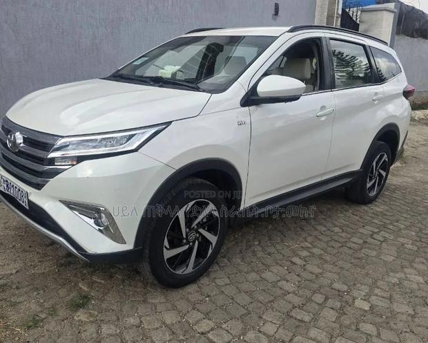 Toyota Rush 2022 White