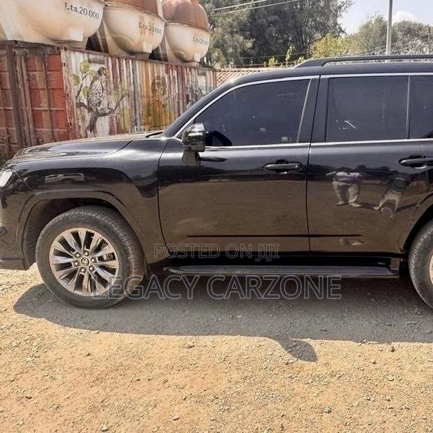 Toyota Land Cruiser 2023 Black