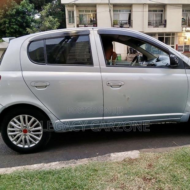 Toyota Vitz 2004 Green