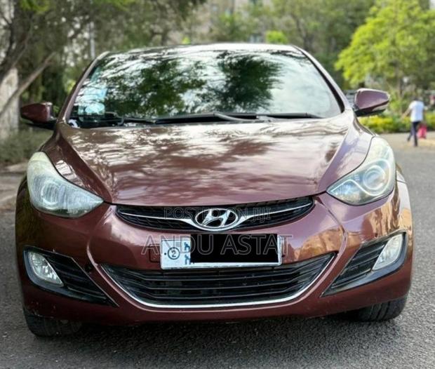 Hyundai Avante 2013 Burgundy