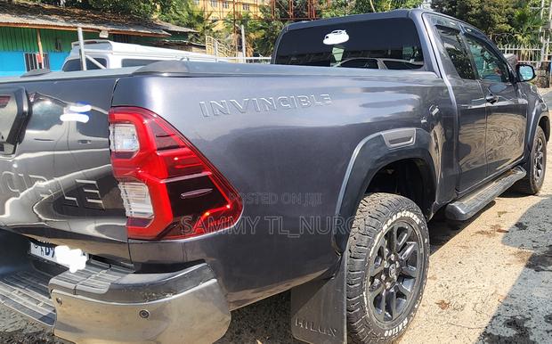 Toyota Hilux 2021 Matt Black