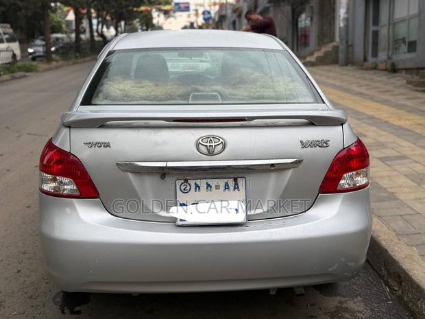 Toyota Belta 2007 Silver