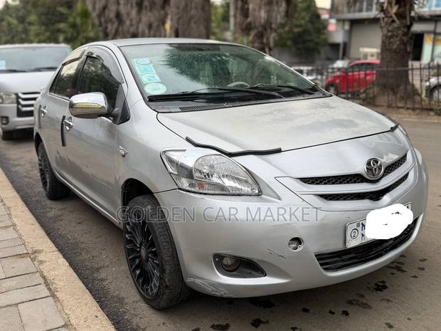 Toyota Belta 2007 Silver