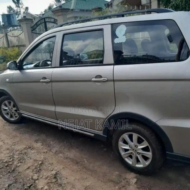 Dongfeng Glory 2021 Gold