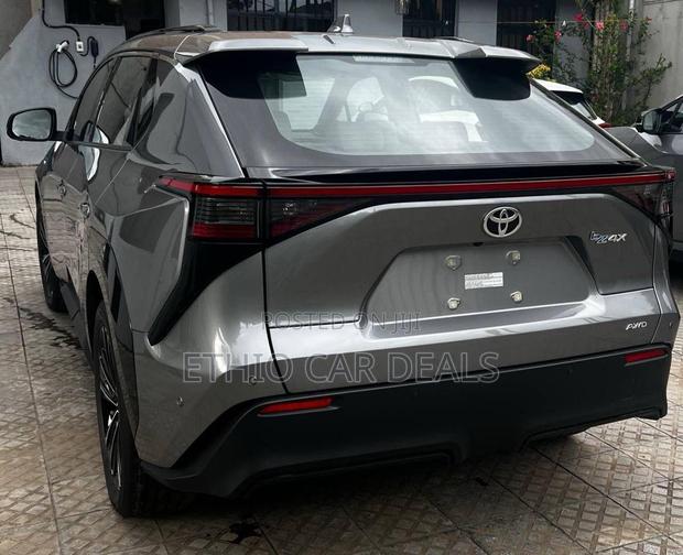 New Toyota bZ4X 2024 Gray