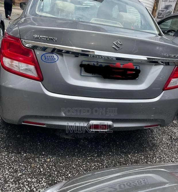Suzuki Dzire 2022 Silver