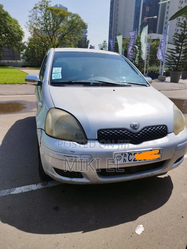 Toyota Vitz 1.0 FWD 5dr 2004 Silver