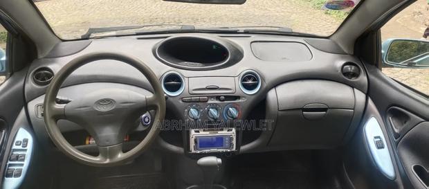 Toyota Vitz 2001 Blue