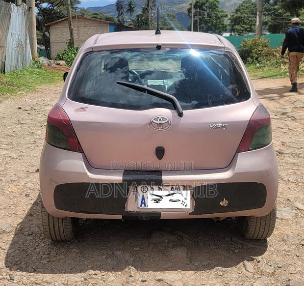 Toyota Yaris 2006 Pink