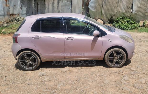 Toyota Yaris 2006 Pink