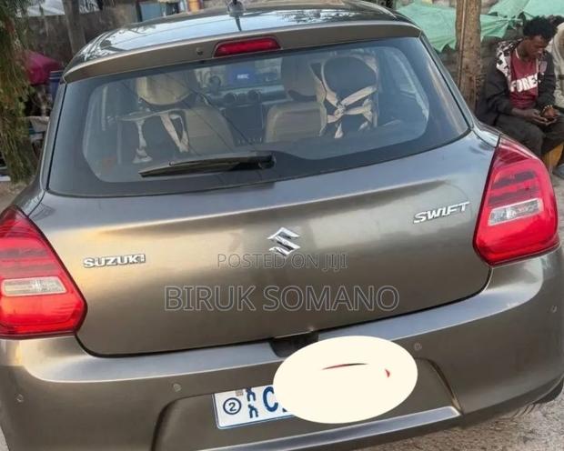 Suzuki Swift 2022 Gray