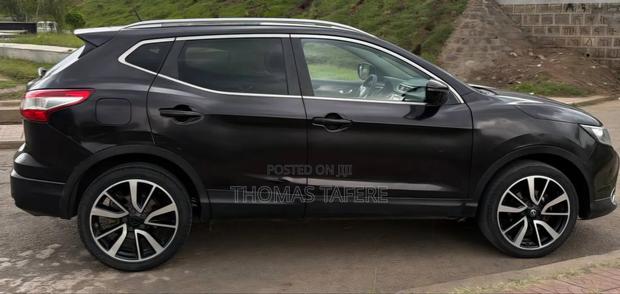 Nissan Qashqai 2017 Black