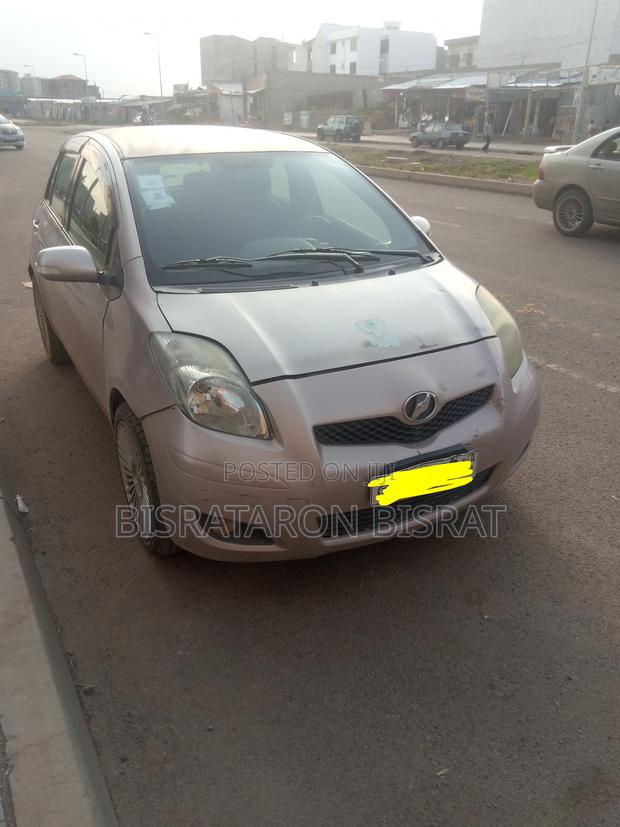 Toyota Yaris 2010 Pink