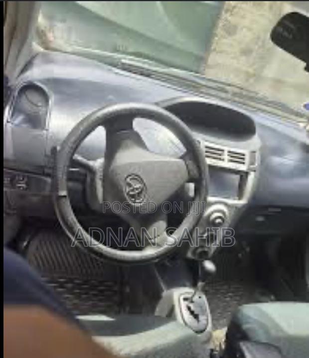 Toyota Yaris 2006 Pink