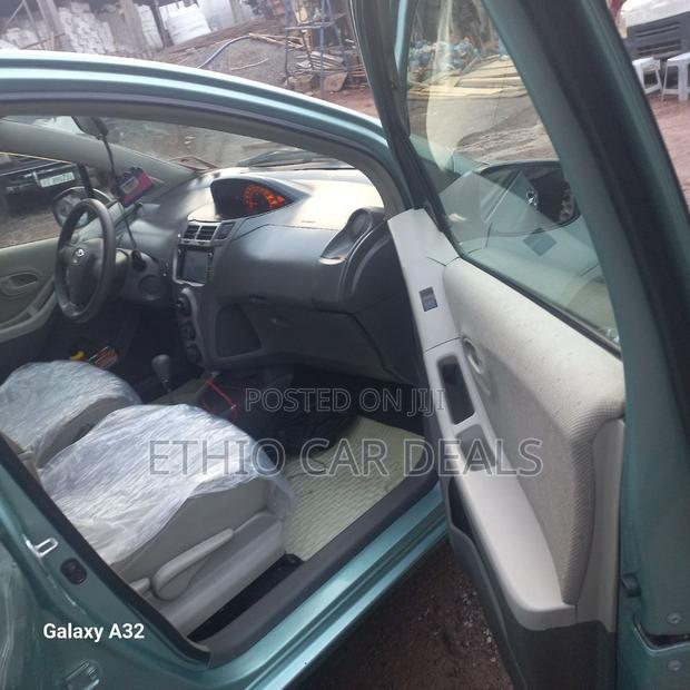 Toyota Yaris 2010 Green
