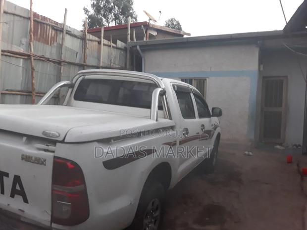 Toyota Hilux 2008 White