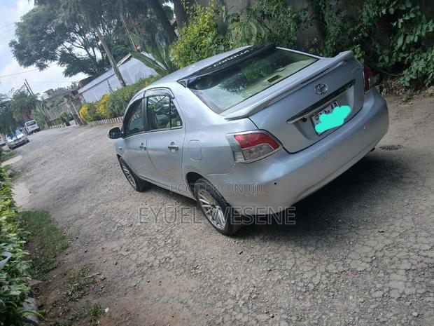 Toyota Belta 2006 Silver