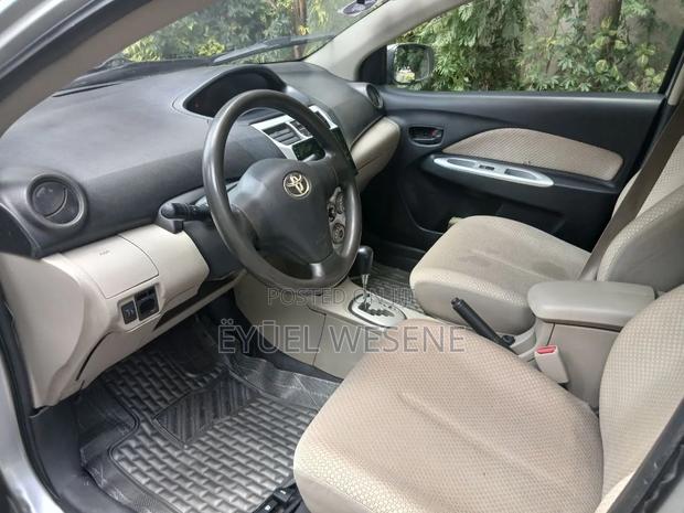 Toyota Belta 2006 Silver