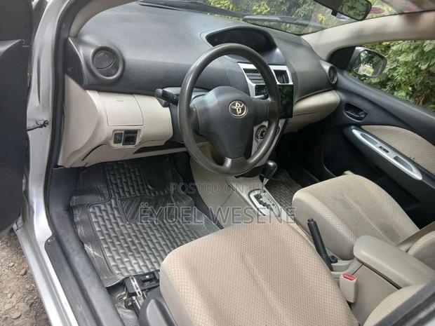 Toyota Belta 2006 Silver