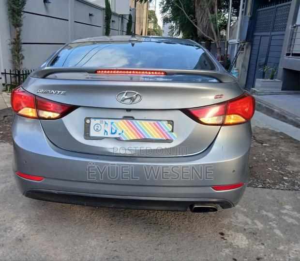 Hyundai Avante 2015 Silver