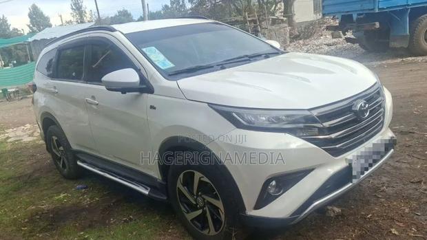 Toyota Rush 2022 White