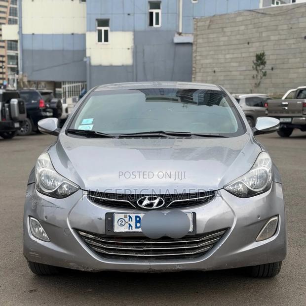 Hyundai Avante 2013 Silver