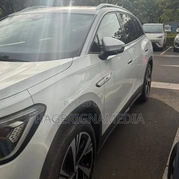 Volkswagen ID.6 2023 White