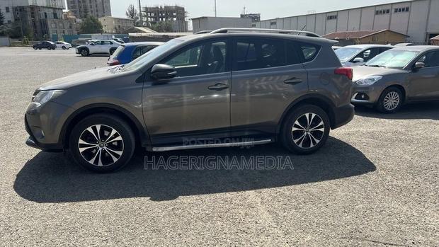 Toyota RAV4 2015 Gray